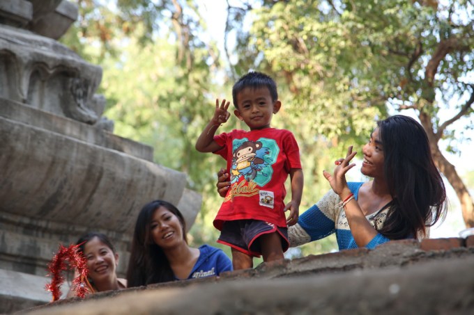 phnom-penh_09_Exchanging smiles